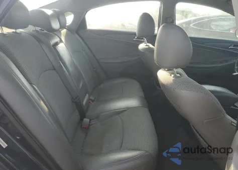 2011 Hyundai Sonata Se z USA, uszkodzony, nr VIN 5NPEC4AC2BH156172